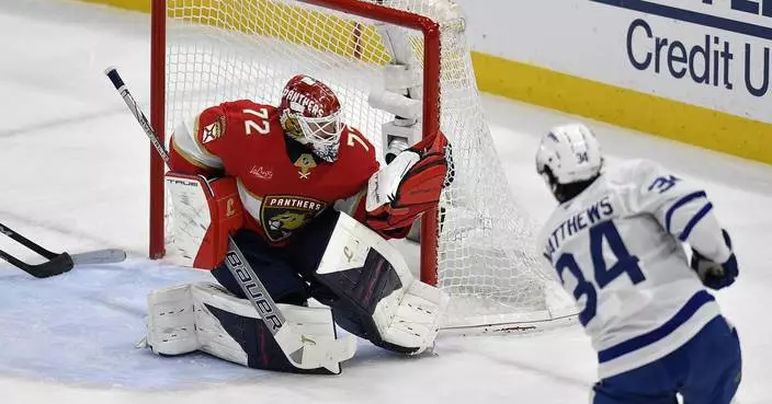 Bobrovsky stops 23 shots, Panthers top Maple Leafs 2-0 in Game 4 and tie series at two games apiece