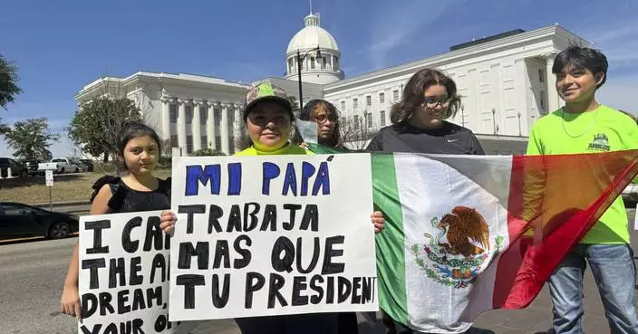 More Republicans push to criminalize bringing immigrants in the US illegally across state lines