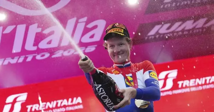Hoole wins Giro time trial on stage 10, Del Toro keeps overall lead