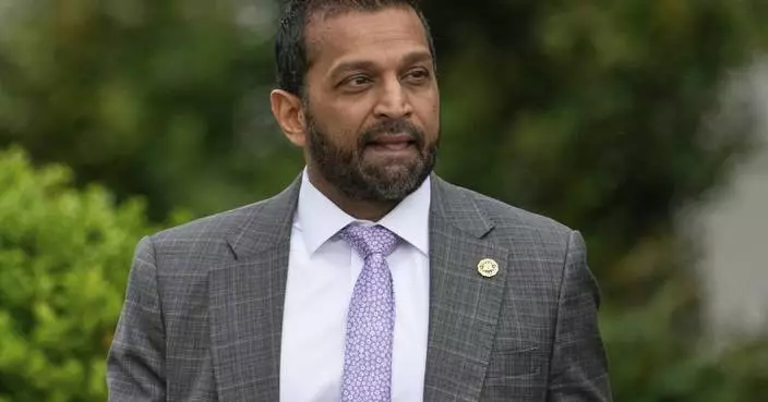 FBI reassigns agents photographed kneeling during 2020 racial justice protest, AP sources say