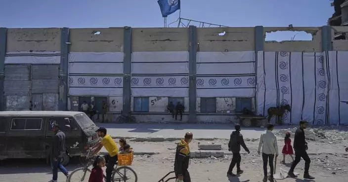Witnesses and aid groups report looting in Gaza after two months of Israeli blockade