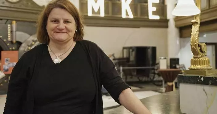 Wisconsin judge argues prosecutors can&#8217;t charge her with helping a man evade immigration agents