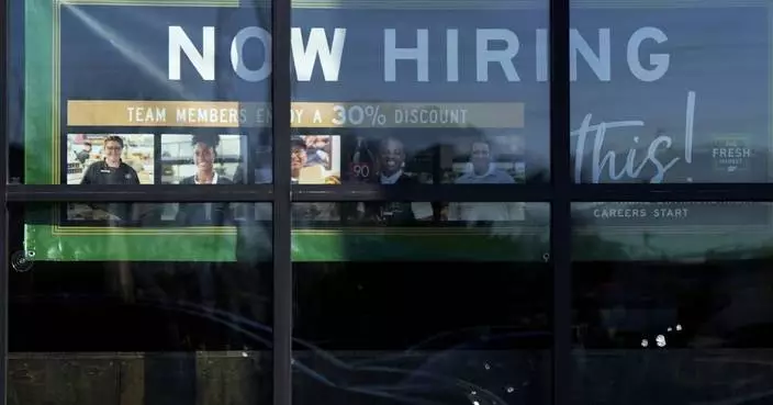 US applications for jobless benefits hold firm as layoffs remain low despite tariff uncertainty