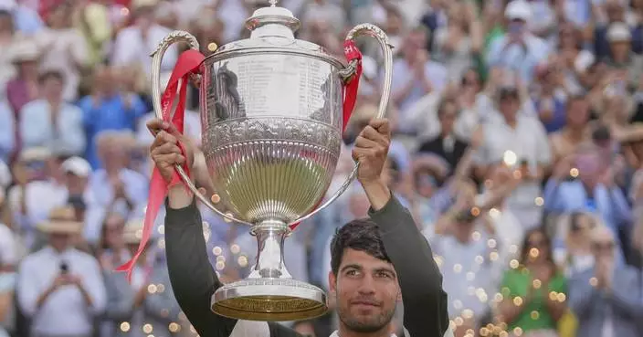 Alcaraz beats Lehecka in Queen's Club final ahead of Wimbledon defense