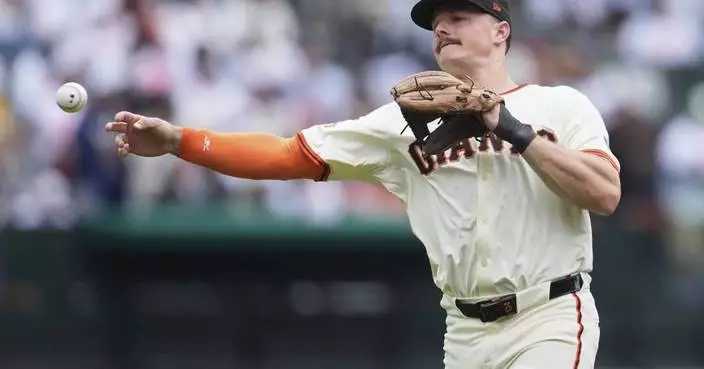 Giants&#8217; Matt Chapman to start rehab for sprained hand in a week