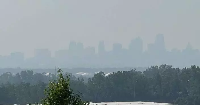 Air quality worsens in eastern US as Canadian wildfire smoke hangs over Midwest