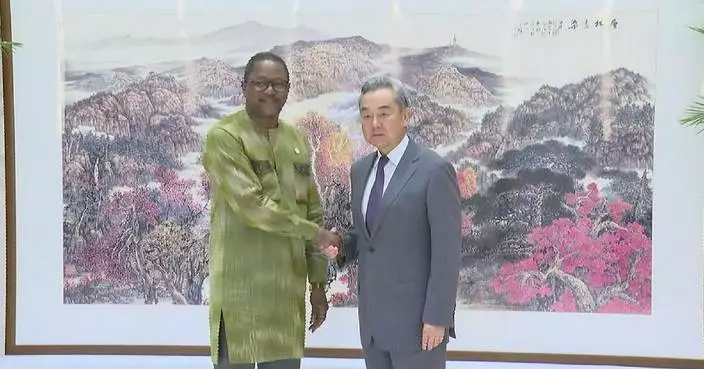 Chinese FM meets his Burkina Faso counterpart in Changsha