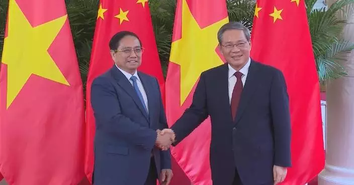 Chinese premier meets Vietnamese PM