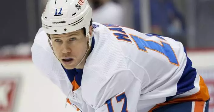 Matt Martin retires, leaving the NHL with just a few visor-less players