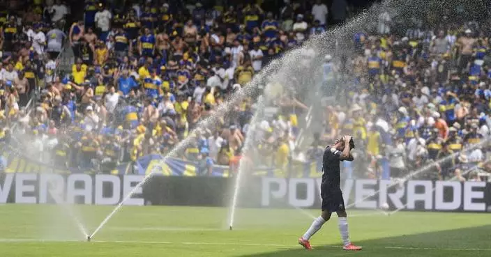 Players and fans at the Club World Cup are coping with high temperatures as a heat wave hits US