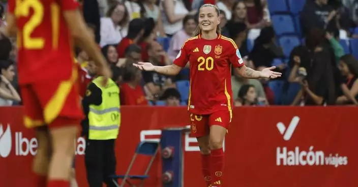 Clàudia Pina scores twice as Spain beats England 2-1 in Nations League