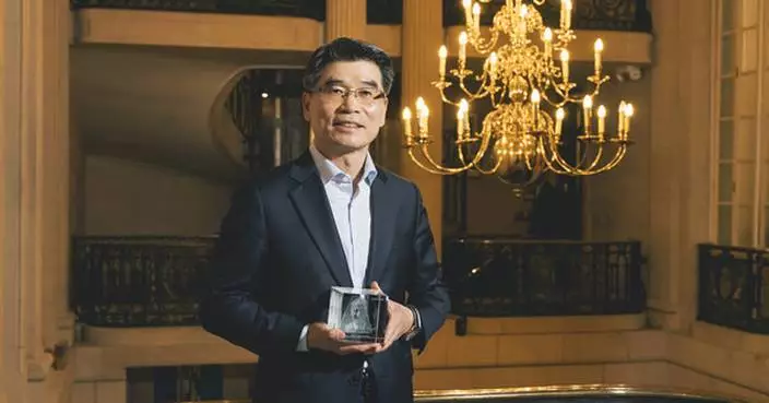 Kia President and CEO Ho Sung Song honored at 2025 Autocar Awards