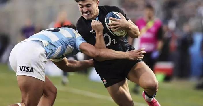 England edges Argentina 22-17 with Van Poortvliet's last-minute try