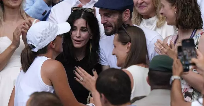 The One Where Iga Swiatek Got A Hug from Courteney Cox After Winning Wimbledon
