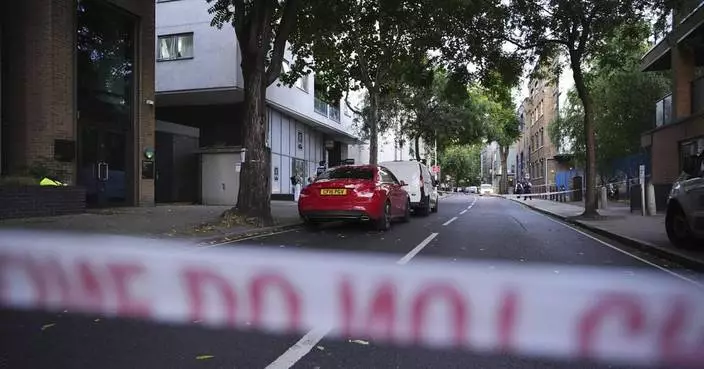 London stabbings leave 2 dead, 2 hospitalized, including suspect