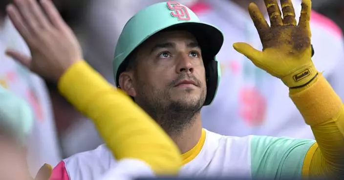 Padres&#8217; All-Star-laden bullpen is lights out in a 4-2 win over NL East-leading Phillies