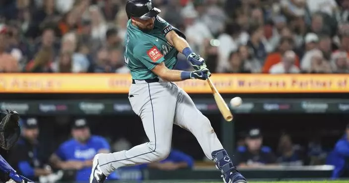 Mariners&#8217; Cal Raleigh breaks AL record with 38 homers before the All-Star break