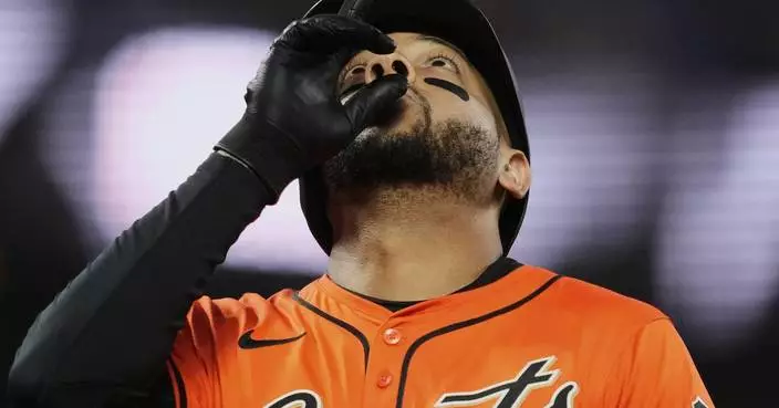 Willy Adames, Jung Hoo Lee each drive in three runs as Giants send Dodgers to seventh straight loss