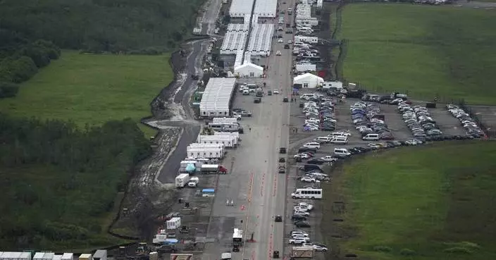 Detained immigrants at &#8216;Alligator Alcatraz&#8217; say there are worms in food and wastewater on the floor