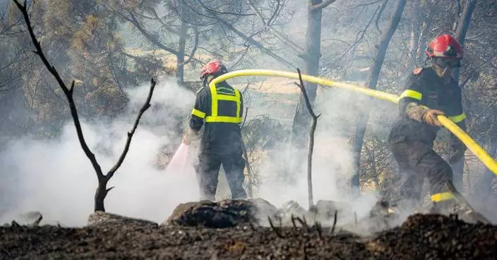 High heat threatens to reignite blaze after France&#8217;s largest wildfire in decades