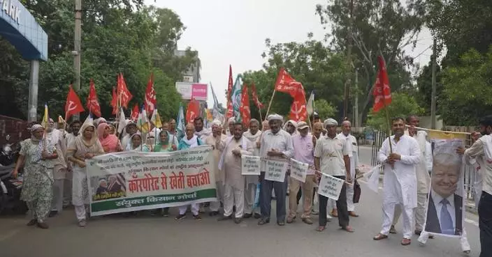 Indian farmers protest against fresh US tariff threat