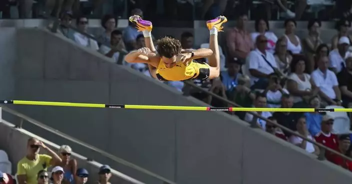 Mondo Duplantis raises his pole vault world record to 6.29 meters in Budapest