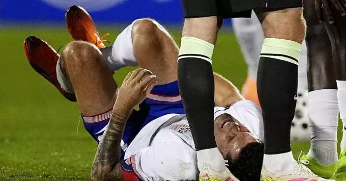 Christian Pulisic leaves US friendly against Australia because of apparent hamstring injury