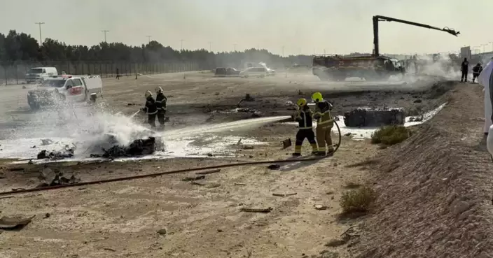 Indian fighter jet crashes during a demonstration flight at Dubai Air Show, killing the pilot