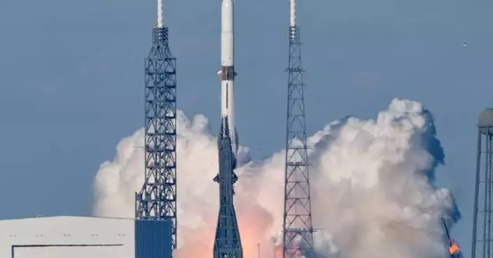 Blue Origin launches huge rocket carrying twin NASA spacecraft to Mars