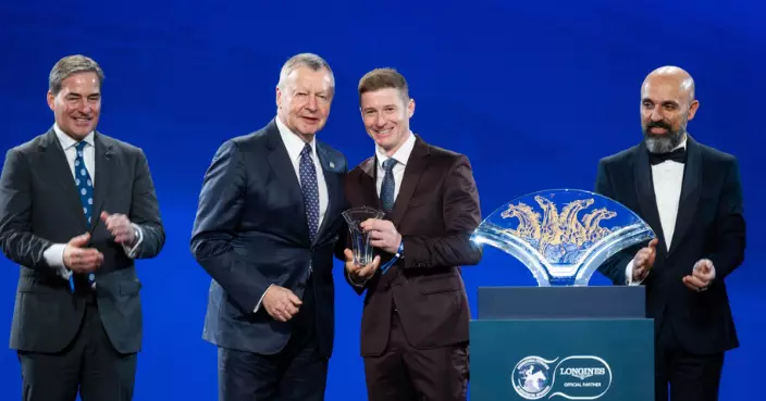 James McDonald officially accepts LONGINES World’s Best Jockey award