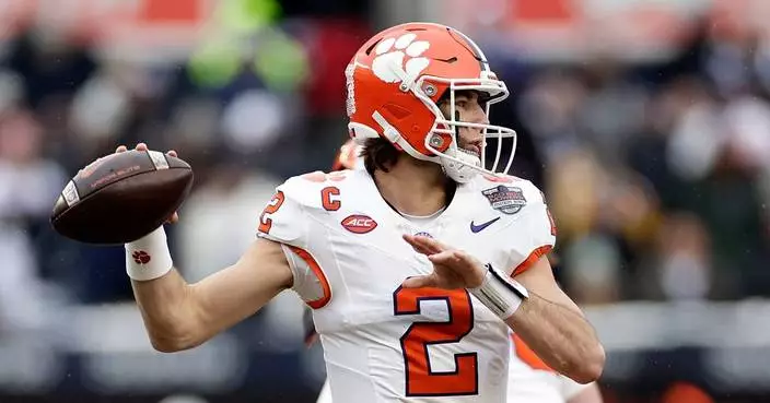 Grunkemeyer throws two TDs as Penn State beats Clemson 22-10 in Pinstripe Bowl