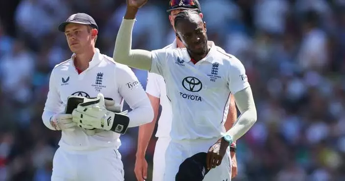 Archer dismisses Australian tailenders for a 5-wicket haul to keep England in the Ashes contest