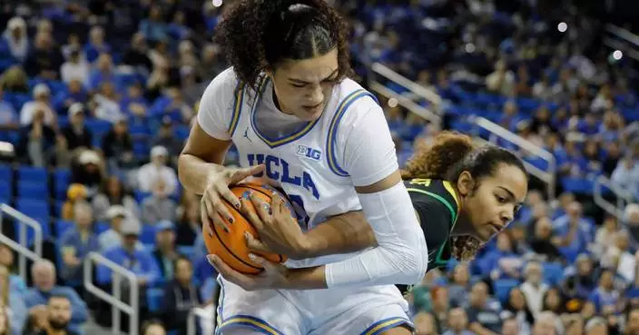 Lauren Betts leads No. 4 UCLA to 80-59 rout of Oregon in Big Ten opener