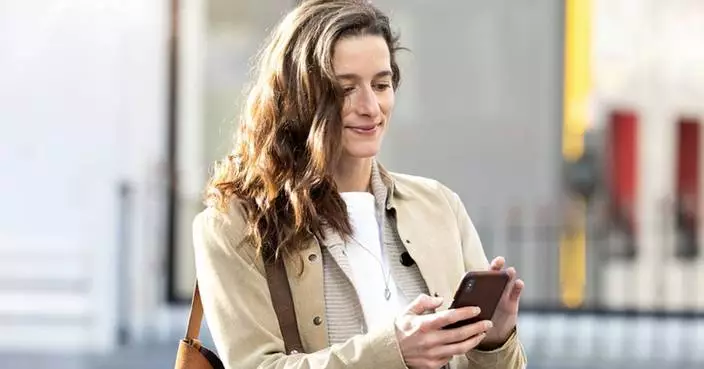 Holiday Gifting Going Digital: Wells Fargo Study Reveals Growing Trend