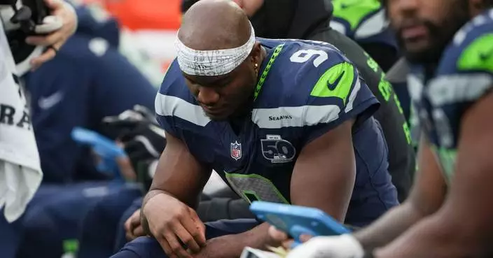 Seahawks' struggles on offense continue as the playoffs loom