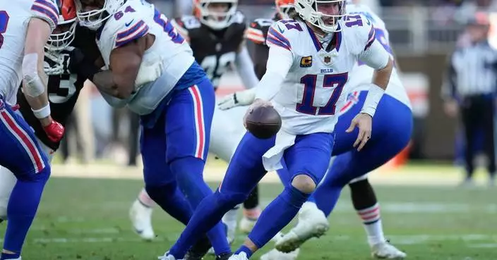 Pro Picks: Bills will edge Eagles and 49ers will beat the Bears