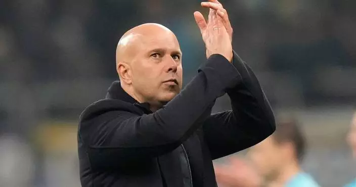 Liverpool fans make their stance clear in Salah vs. Slot saga