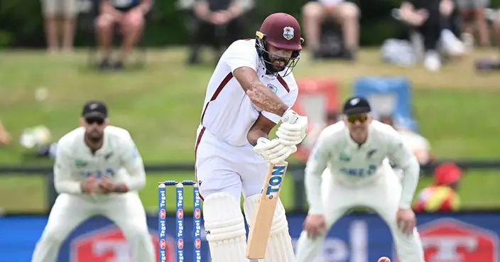 The West Indies are 99-2 at lunch on the 1st day of the 2nd test against New Zealand