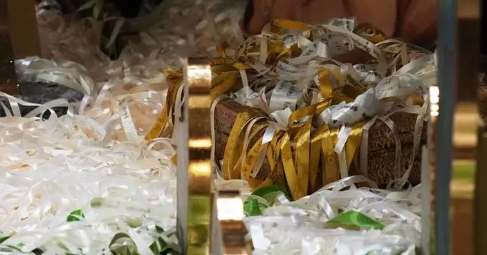 Pope denounces ‘antisemitic violence’ of Sydney attack as he thanks Christmas donors