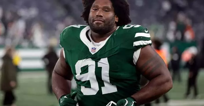 Jets D-lineman Jowon Briggs is a one-man band, a tenor who can tackle and play 12 instruments