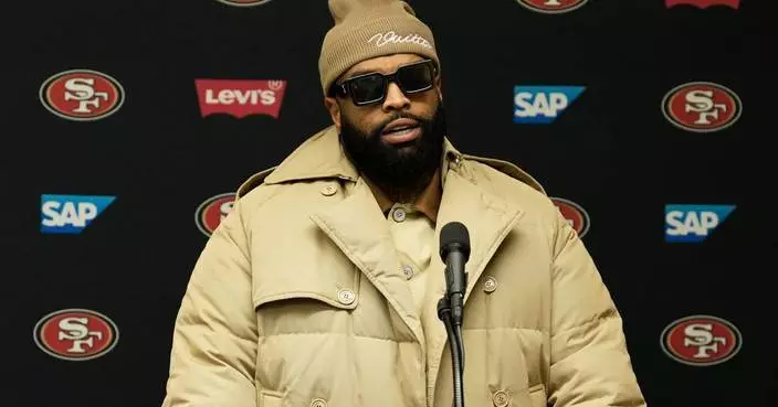 49ers’ Trent Williams exits with hamstring injury on first play vs. Bears