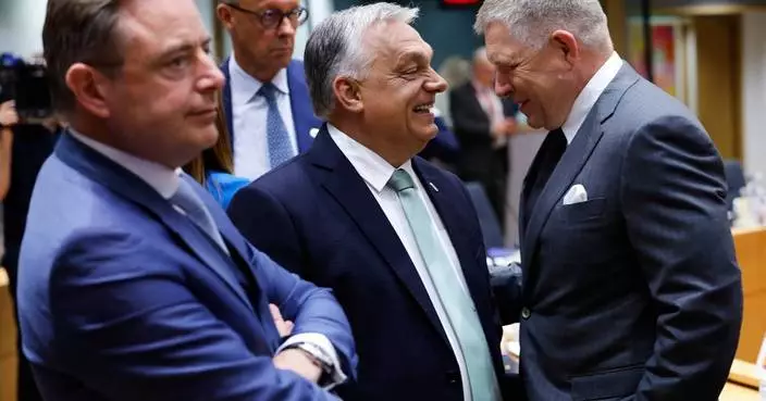 Thousands protest Slovak leader Fico over whistleblower office closure and penal code changes