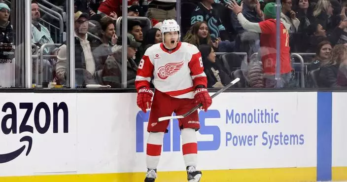 Kane scores late in 3rd period to help Red Wings beat Kraken 4-3