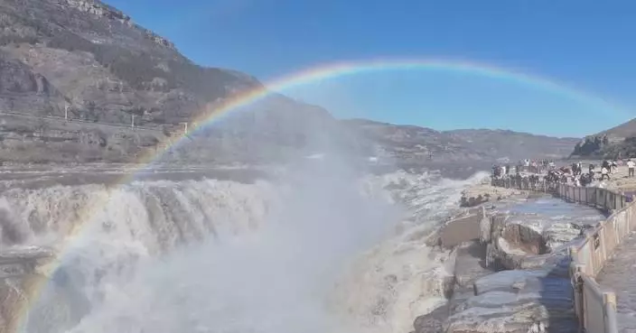 Double rainbows, icicles form spectacular winter scenery of Yellow River's Hukou Waterfall