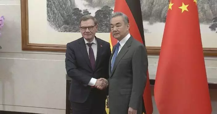 Chinese FM calls on China, Germany to shoulder responsibilities as major countries for more stable bilateral policy framework