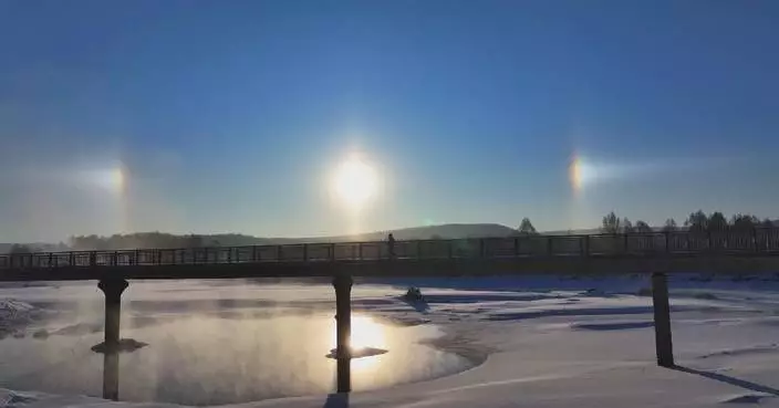 Rarely seen sun dogs phenomenon appears in sky over Inner Mongolia
