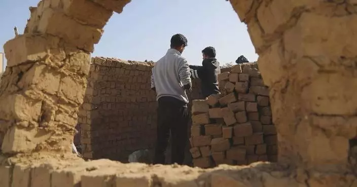 Gazans build shelters with mud, rubble to withstand winter cold