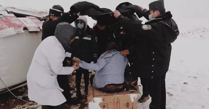 Chinese police make all-out efforts to ensure safety of tourists in high-altitude region