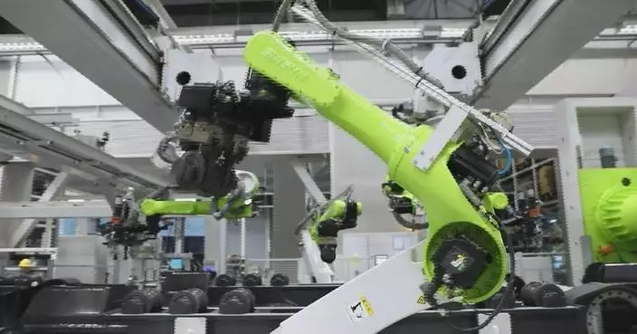 Int&#8217;l observers look to China as stabilizing force in coming five-year period