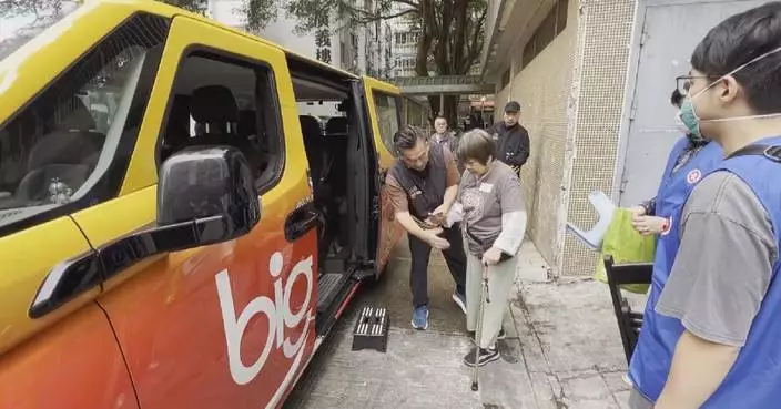 Taxi feet offers free rides to residents, victims in wake of deadly Hong Kong residential building fire